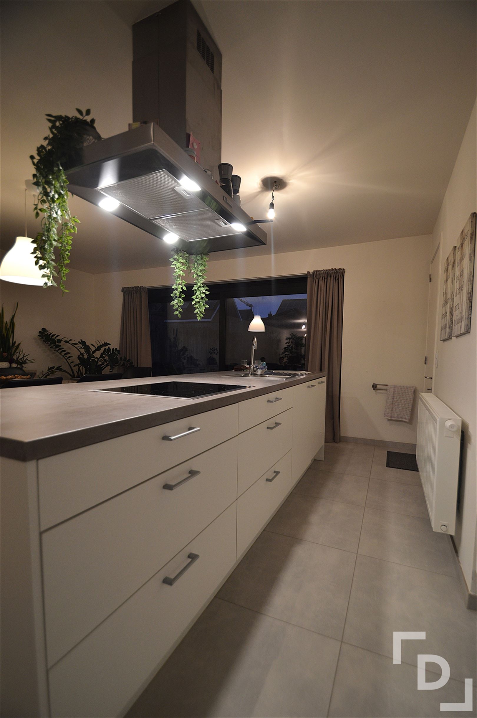 Centrum Poperinge, gezinswoning met tuin te huur. - foto 4