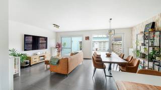 Recente en energiezuinige woning met 4 à 5 grote slaapkamers en een zalige stadstuin vol in het zuiden. De woning is volledig instapklaar en...