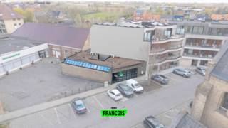 Gelegen op de markt van Staden, met een vlotte bereikbaarheid en ruime parkeermogelijkheden in de directe omgeving, bevindt zich dit...