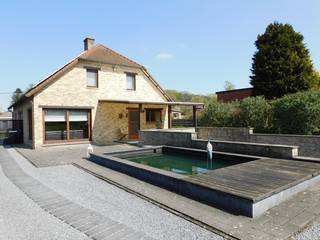 Stap binnen in deze stijlvolle villa, gebouwd in 2001, gelegen op een zuidgericht perceel van maar liefst 15a 30ca. Deze eigendom combineert...