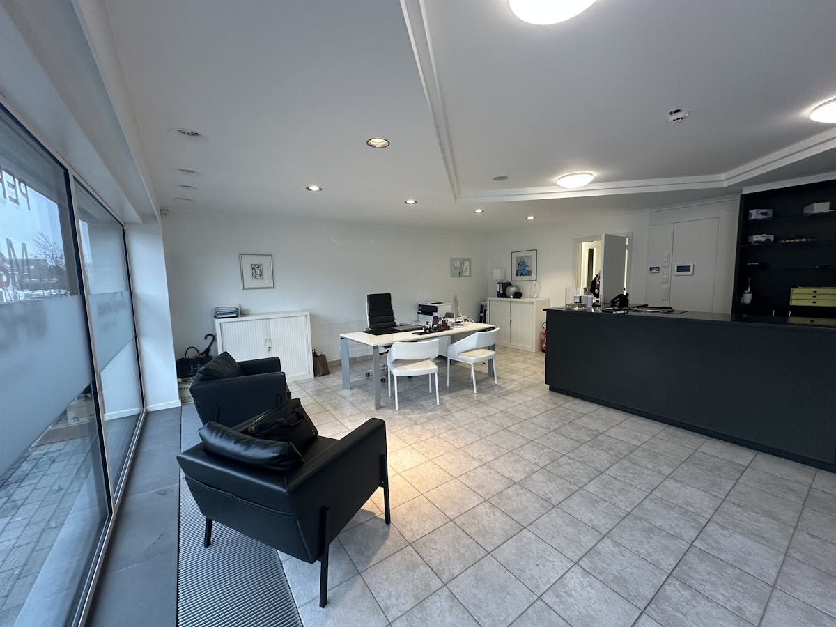 Instapklare kantoor- of handelsruimte van ca. 60 m² op toplocatie in Kermt - foto 2