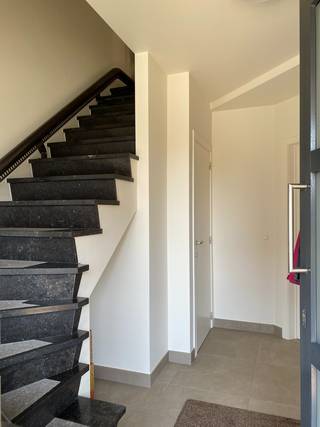 Deze uitstekend onderhouden woning, gelegen in de Stationsstraat 19A te Ertvelde, werd oorspronkelijk gebouwd in 1996 en onderging in 2018...