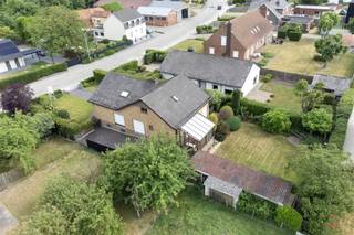 Unieke kans - Doe een bod!Ben je op zoek naar een woning met karakter, ruimte én potentieel? Dan is deze unieke architecturale woning misschien wel...