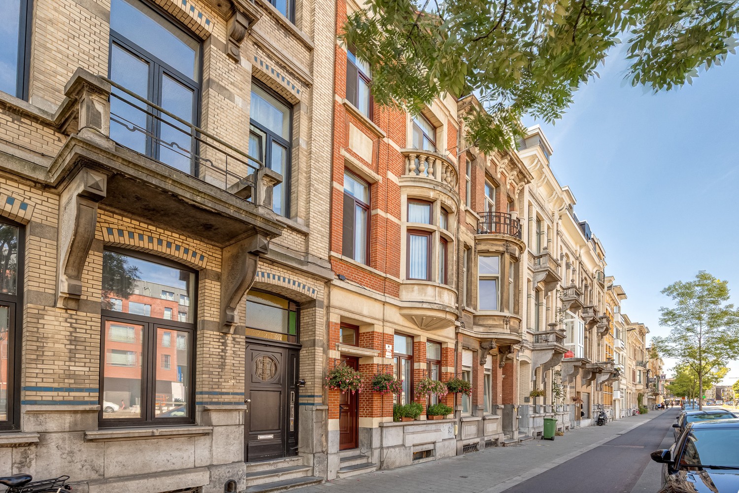 Karaktervol herenhuis met hedendaags comfort en tuin in Deurne - foto 1