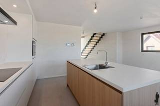 Schitterend nieuwbouw duplexappartement met 2 slaapkamers in centrum Brecht6% BTW mogelijk!Grondaandeel: €97.000 (registratierechten 12%)Constructie:...
