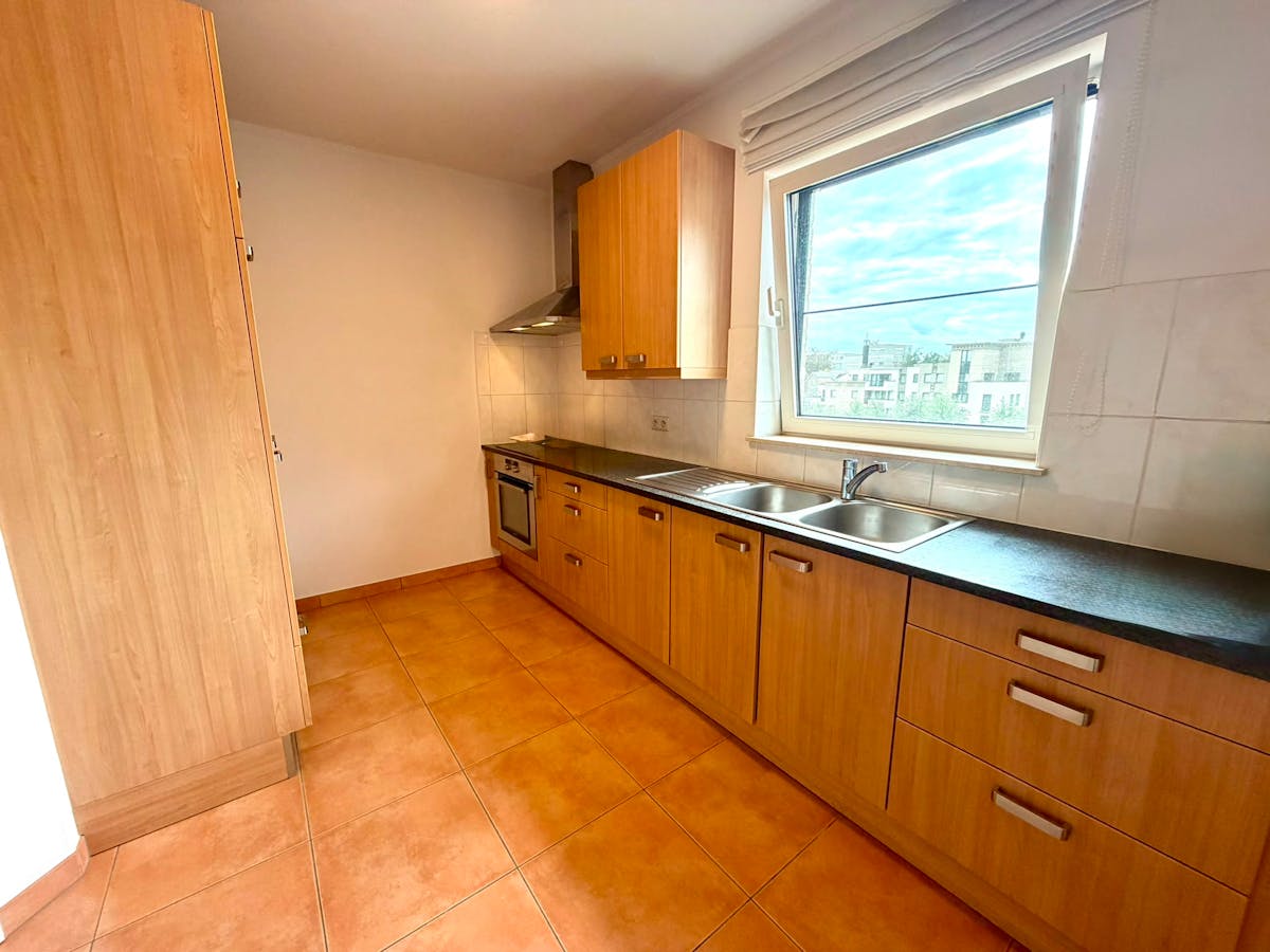 Zeer ruim appartement in residentiële wijk in Hasselt - foto 4