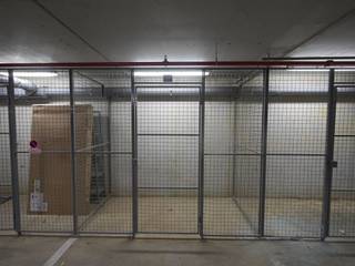 Opslagruimte in een kelderomgeving, ideaal voor detailhandel, webshop of mini-warehouse die extra voorraad of archiefruimte nodig heeft. De...