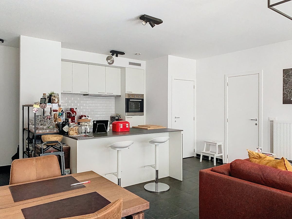 Laken - Ruim 2 slaapkamer appartement met parking - foto 5