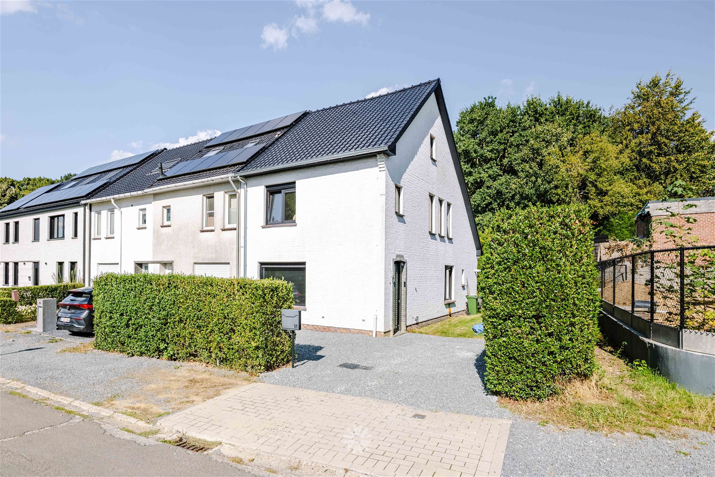 Instapklare starterswoning met 3 slaapkamers in Merelbeke Flora - foto 1