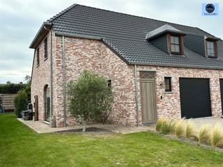 INSTAPKLARE ENERGIEZUINIGE GEZINSWONING IN SCHENDELBEKERichtprijs : 450.000 euro Deze halfopen bebouwing van 2018 bevindt zich in een leuke, recente...