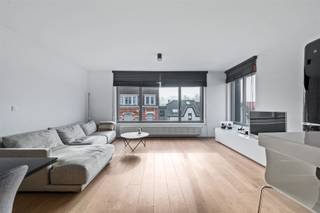 Modern en instapklaar appartement gelegen in de gegeerde Pulhofwijk OMGEVINGIn het hart van de felbegeerde Pulhofwijk in Berchem vinden we dit ruim...
