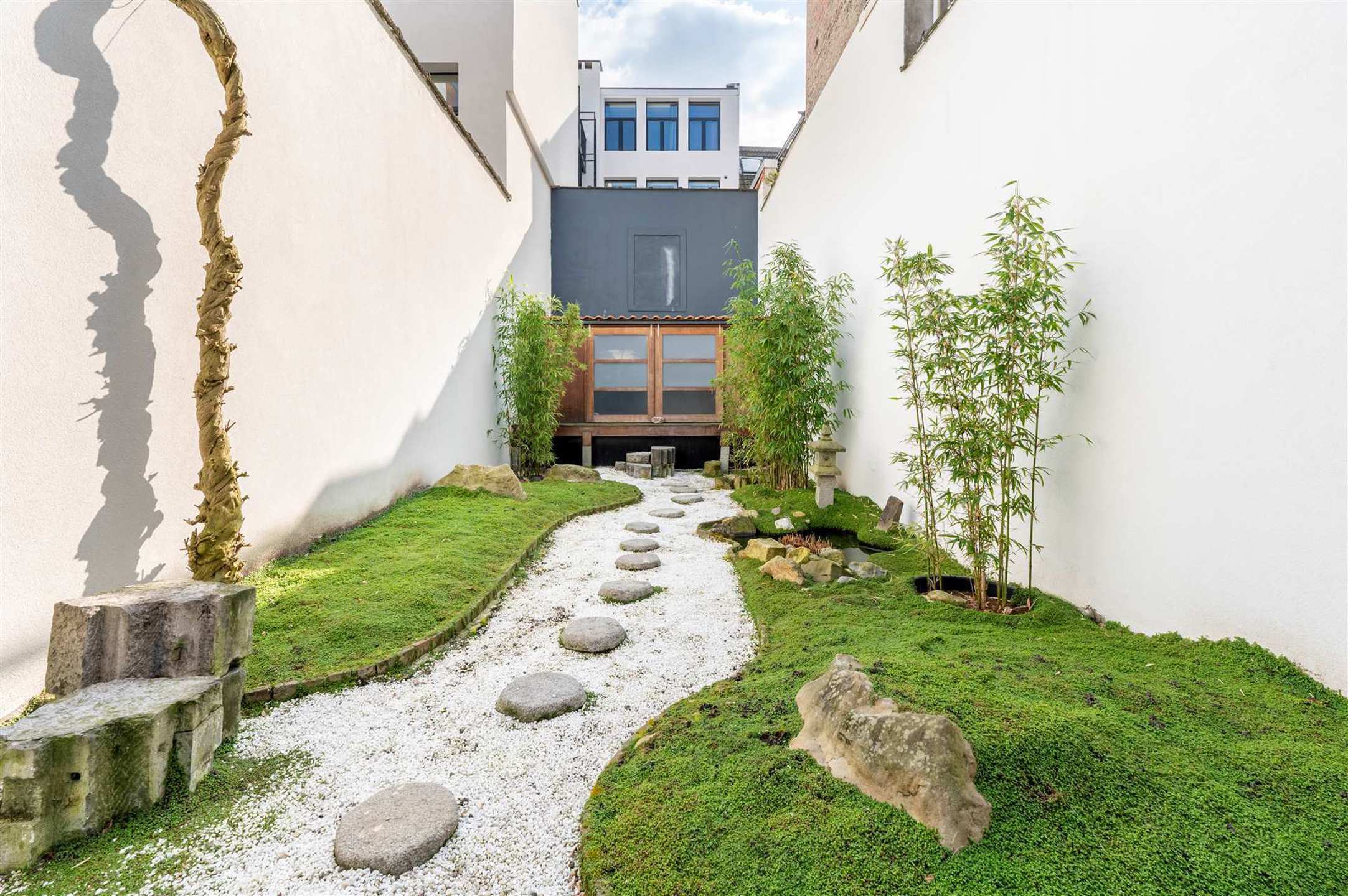 Herenhuis met zuidgerichte tuin en terras in het historisch centrum - foto 1