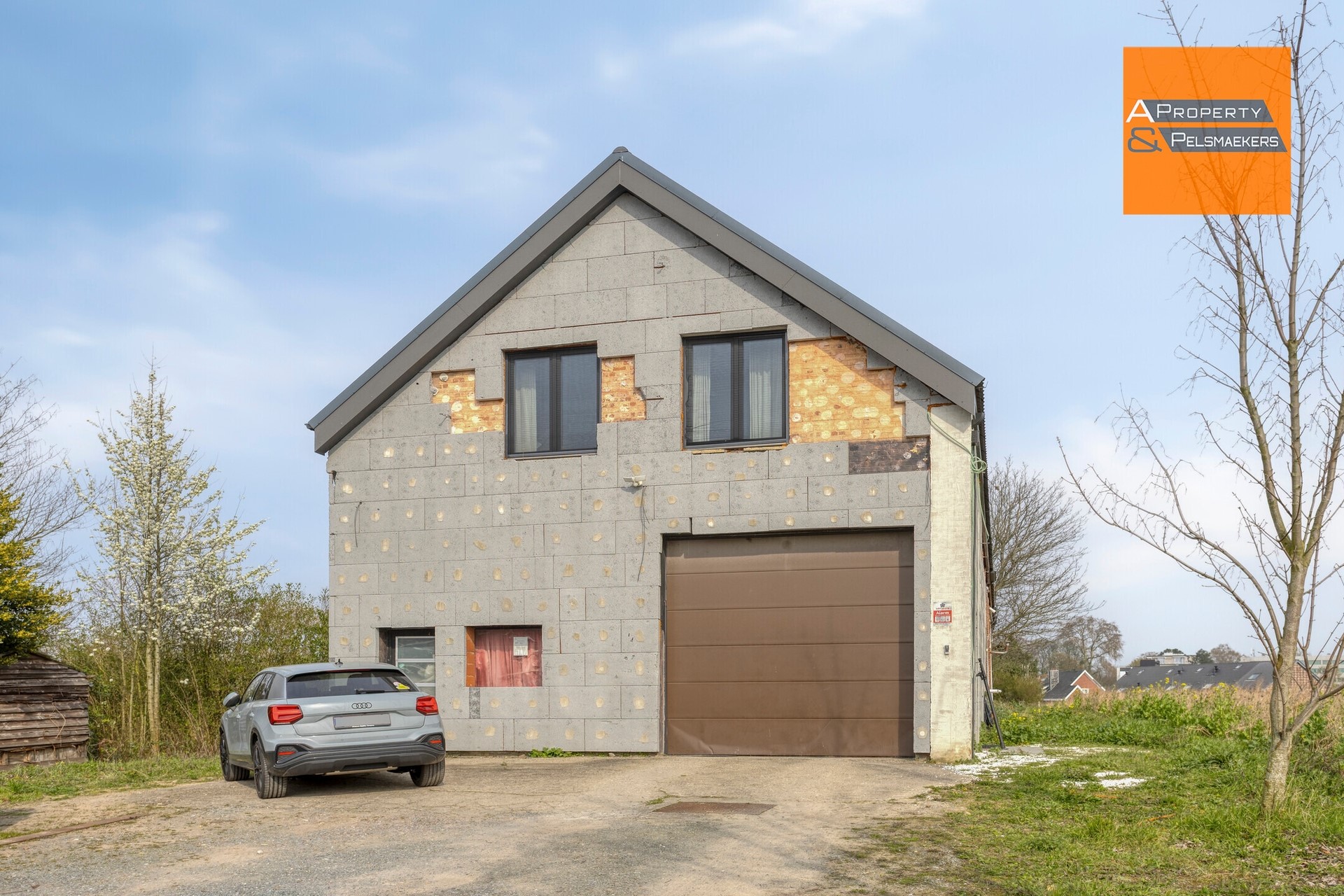 Maison avec hangar. - photo 2