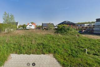 Ontdek twee ruime bouwloten in de nieuwe woonbuurt Hof Van Oombergen te Oostakker, een rustige en groene omgeving. Deze loten, met respectievelijke oppervlakten van 458 m² en 462 m², zijn perfect voor open bebouwing en betreffen lot 104 en lot 105 van de verkaveling.<br />Bij aankoop heeft u de vrijheid om een woning te laten bouwen die volledig aan uw wensen en budget voldoet. Kies voor een ruwbouw wind- en waterdichte woning of een volledig afgewerkte sleutel-op-de-deurwoning. Onze expertise garandeert dat uw droomwoning werkelijkheid wordt. Geniet van een aangename woonomgeving met vlotte bereikbaarheid.<br />Neem vandaag nog contact op voor meer info of een bezoek ter plaatse!