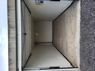 Op zoek naar een praktische en vlot bereikbare garagebox in Nieuwkerke?Deze gesloten garage is ideaal voor het veilig stallen van een wagen, motor of...