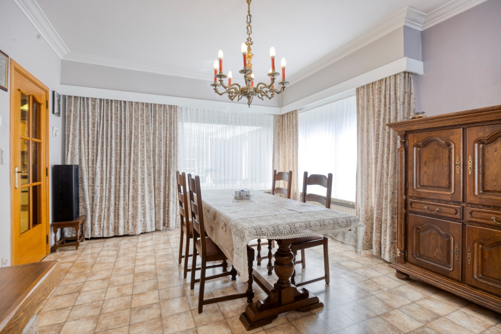 Woning met 3 slaapkamers op 369 m² in het centrum van Geel ! - foto 4