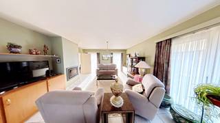 Bent u op zoek naar een comfortabele en goed gelegen woning met alle voorzieningen binnen handbereik? Dan is deze charmante woning precies wat...