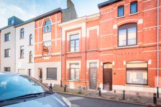 Op een steenworp van het natuurreservaat Bourgoyen-Ossemeersen bevindt zich deze instapklare en energiezuinige woning. De woning werd in 2015...