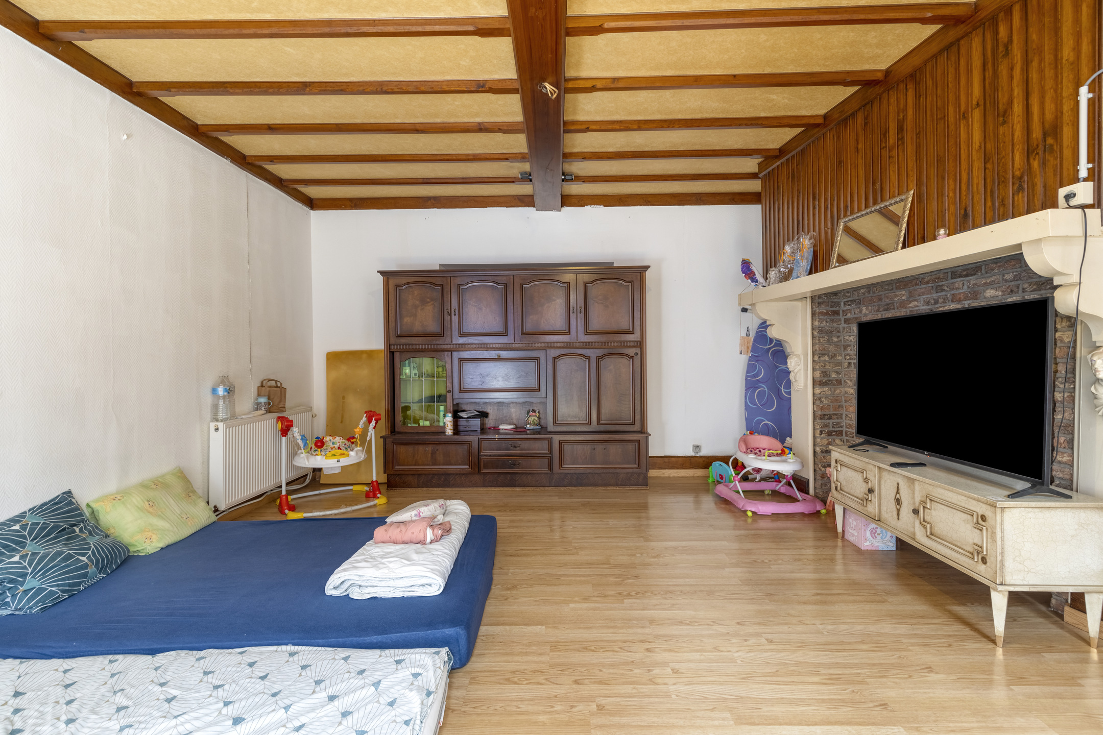 Te renoveren woning te koop in hartje van Sint-Eloois-Vijve - foto 5