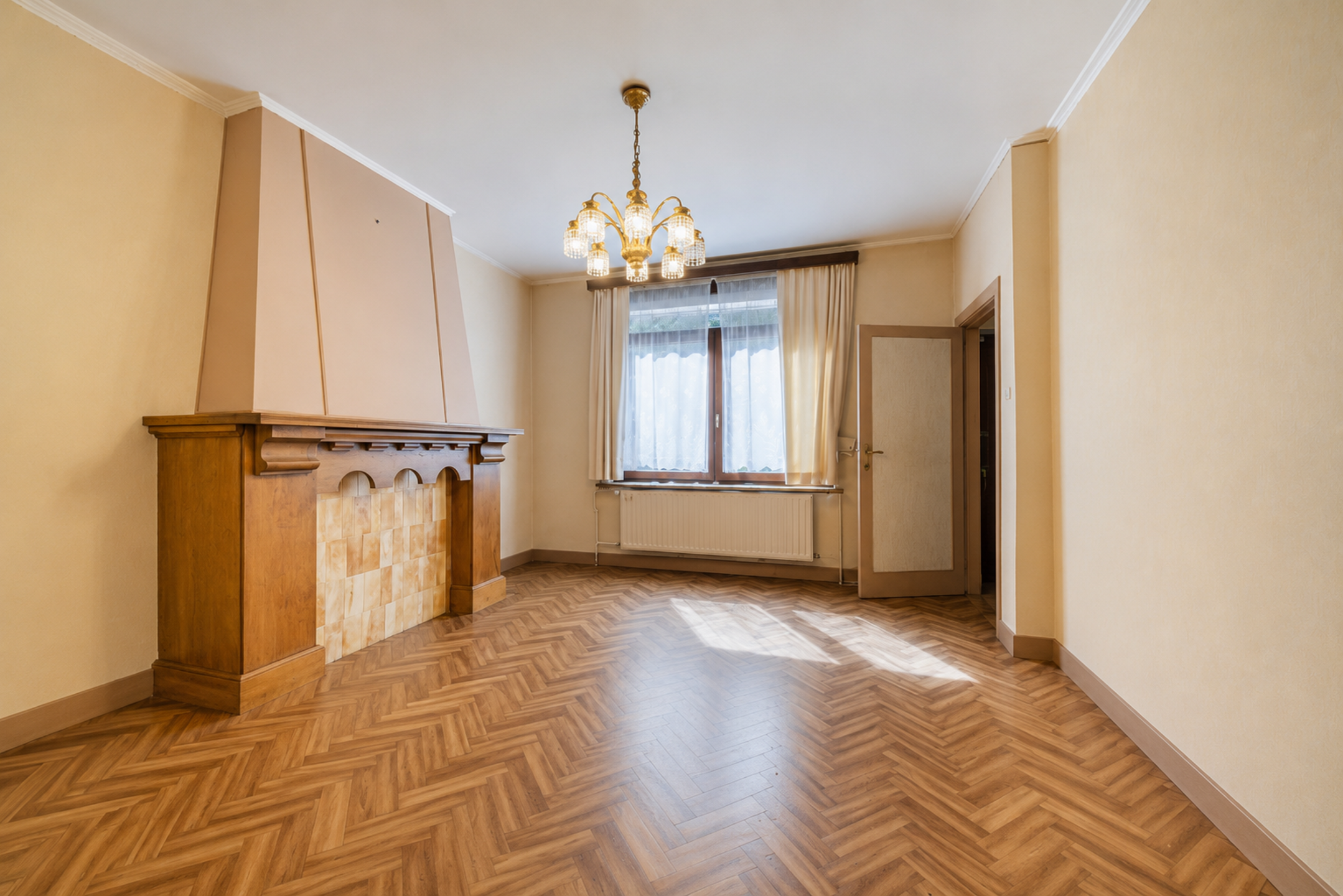 Huis met 3 slaapkamers en terras, vlakbij het stadscentrum - foto 2