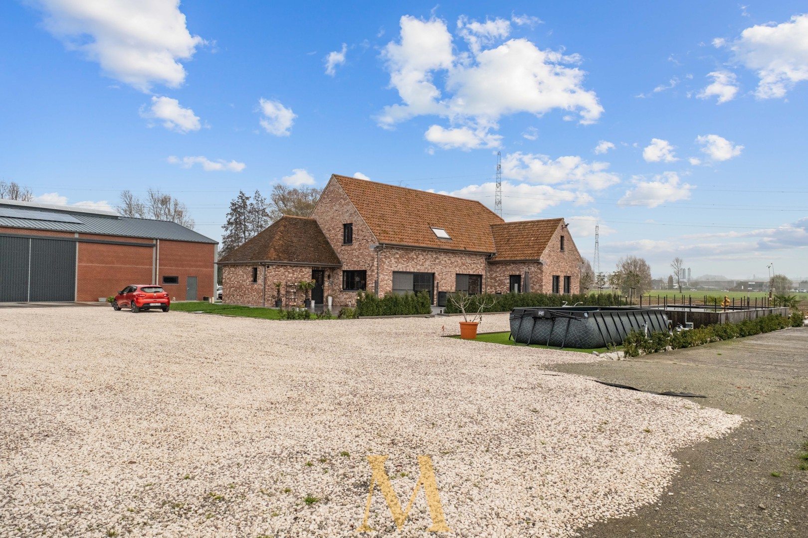 Unieke recente hoeve met indrukwekkende hangar op 3 hectare nabij Olsene - foto 4