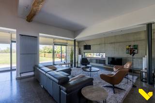 Authentieke hoeve met moderne luxe en adembenemend tuinzicht.Deze prachtig gerenoveerde hoeve combineert authentieke charme met hedendaags comfort en...