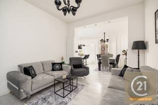 Op een rustige, gewilde locatie is dit charmante huis liefdevol gerenoveerd met alle moderne comfort. Er zijn geen werkzaamheden nodig: het hele...