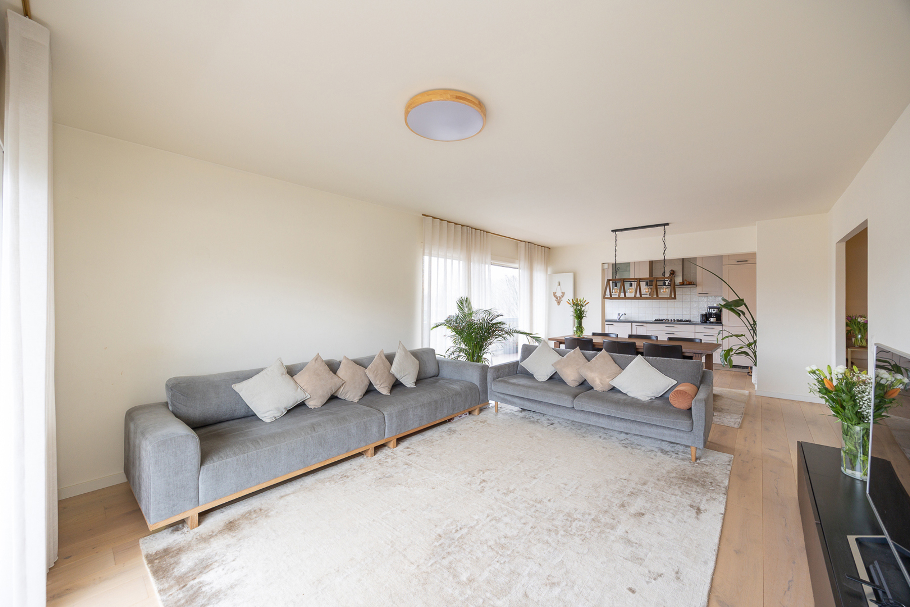 Lichtrijk hoekappartement met 3 slaapkamers en terras - foto 1