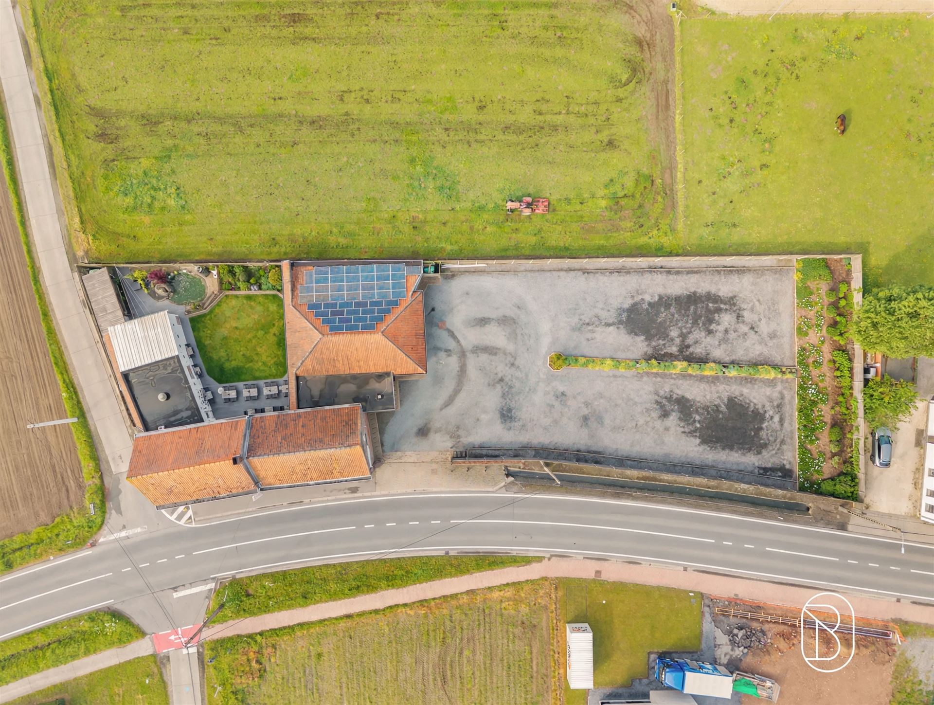 Topgelegen horecazaak met parking, en woonst - foto 4