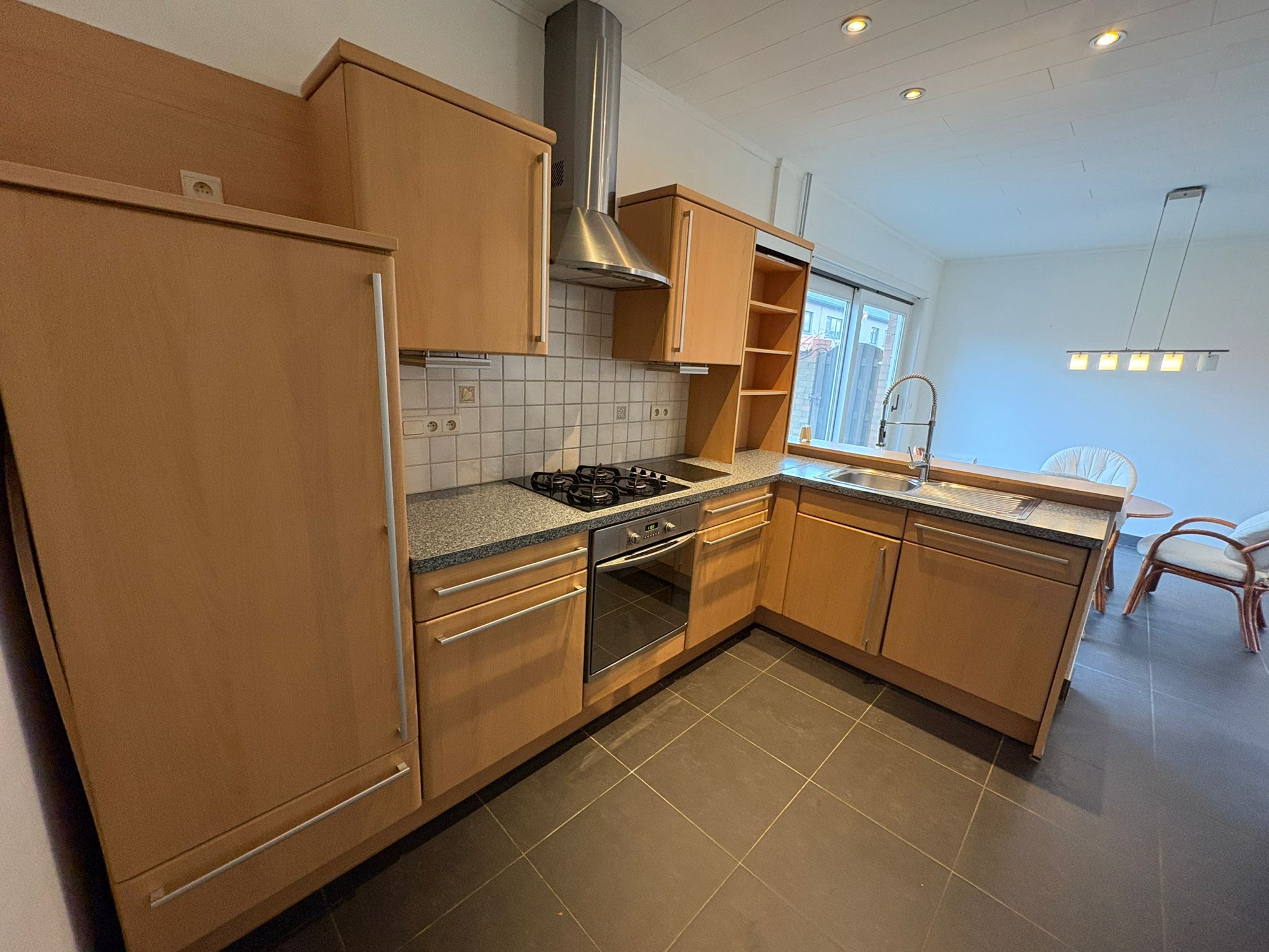 Knusse gemeubelde gezinswoning met 3 slaapkamers in Oud Stene – Oostende. - foto 4