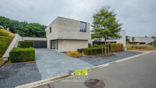 MODERNE VRIJSTAANDE WONING MET 3 SLAAPKAMERS OP EEN PERCEEL VAN 4A60CA TE LANKLAAR.TROEVEN- Aantrekkelijke locatie aan de Zuid-Willemsvaart.- Zeer...