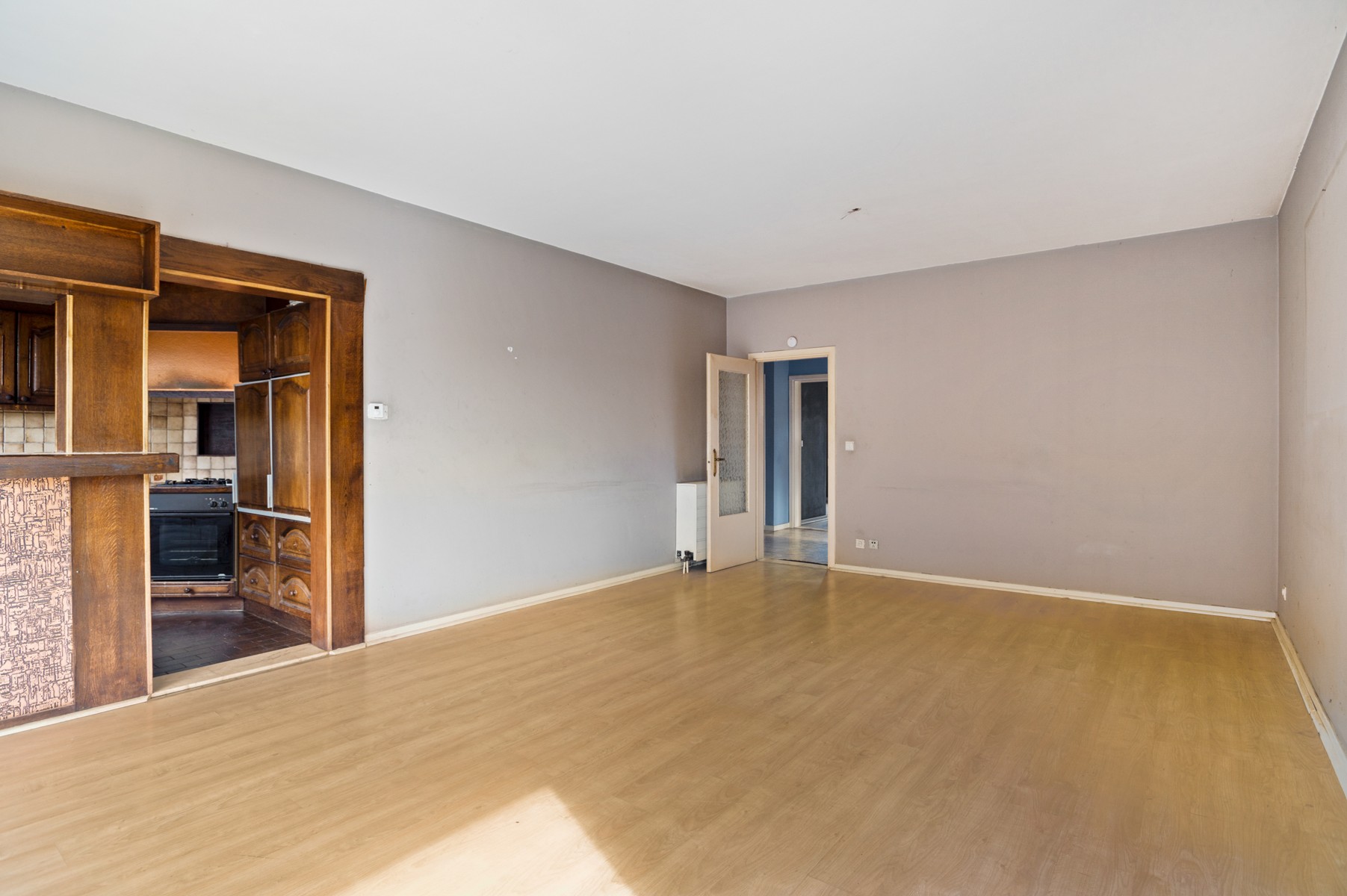 Goed gelegen 3-slaapkamerappartement met garage - foto 4