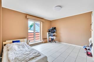 Bent u op zoek naar een unierk, zeer ruim en veelzijdig appartement?Dit ruime appartement, momenteel ingedeeld in 2 aparte wooneenheden, biedt een...