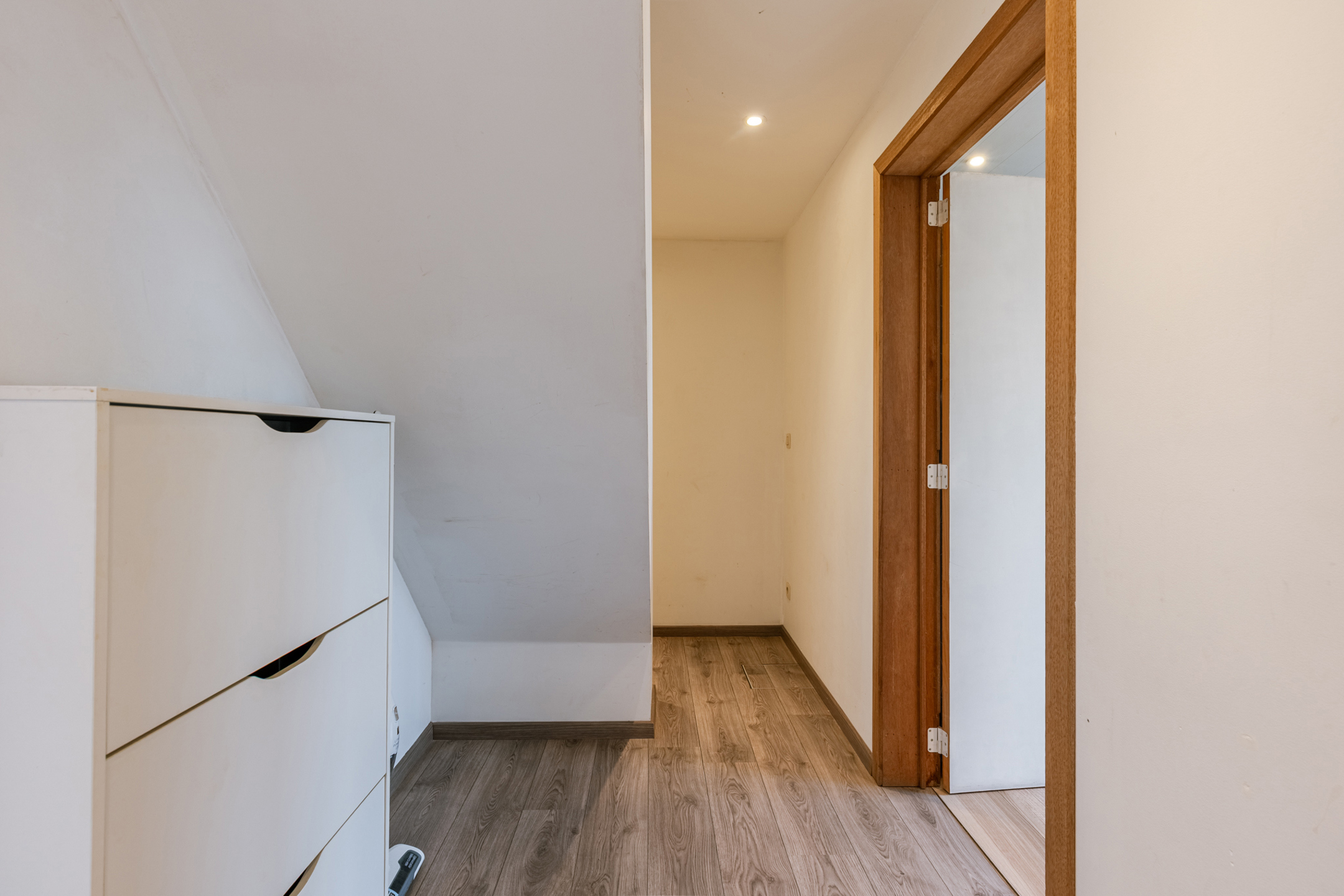 Instapklare woning met 3 slaapkamers en tuin nabij centrum Roeselare - foto 5