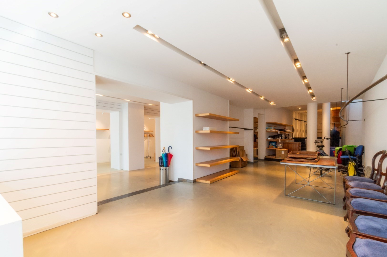 GEHEEL VAN 2 GEBOUWEN ! - foto 3