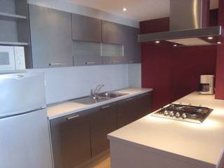 Dit prachtige appartement is gelegen in de residentie Balmoral, op een toplocatie aan de zeedijk te Oostende. Het appartement is bemeubeld en beschikt over 1 slaapkamer, ideaal voor een alleenstaande of een koppel. Op de VIJFDE verdieping dus prachtig zeezicht!<br /><br />De standaard van dit appartement is van hoog niveau, met moderne en comfortabele meubels en voorzieningen. De woonkamer is ruim en licht, met een prachtig uitzicht op de zee. De keuken is volledig uitgerust met alle benodigde apparatuur . De slaapkamer is gezellig en heeft voldoende kastruimte. De badkamer is modern en voorzien van een douche, wastafel en toilet.<br /><br />De residentie Balmoral is een goed onderhouden gebouw met een lift en een gemeenschappelijke fietsenstalling. Het is gelegen aan het strand en de gezellige boulevard van Oostende. In de directe omgeving vindt u allerlei winkels, restaurants en openbaar vervoer.<br /><br />Dit appartement is ideaal voor wie op zoek is naar een comfortabele en praktische woning op een toplocatie in Oostende. Immo Bel Air staat voor u klaar om u te begeleiden bij het vinden van uw ideale woning. Neem gerust contact met ons op voor meer informatie of om een afspraak te maken voor een bezichtiging. Epc: 158 kwh/M2; energiezuinig! Asbestattest opgemaakt in 2025: asbestveilig!