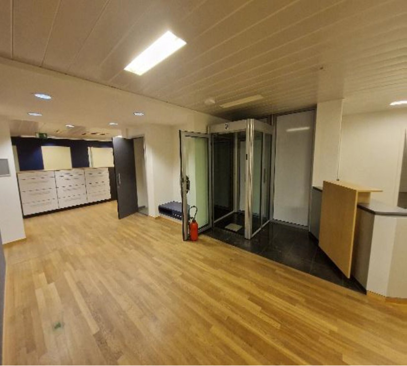 Handels- of kantoorruimte van ca. 280 m² op het gelijkvloers - foto 4