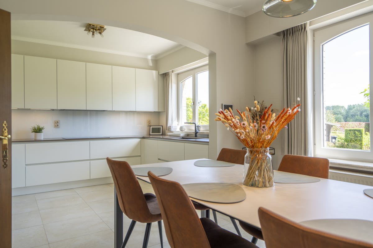 Statige open villa in woongebied met bijgebouw op ca. 2900m² - foto 5