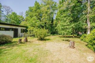 Residential, quiet and green located ground floor home, including open bright living space, 3 bedrooms, 1 bathroom and double garage on a south...