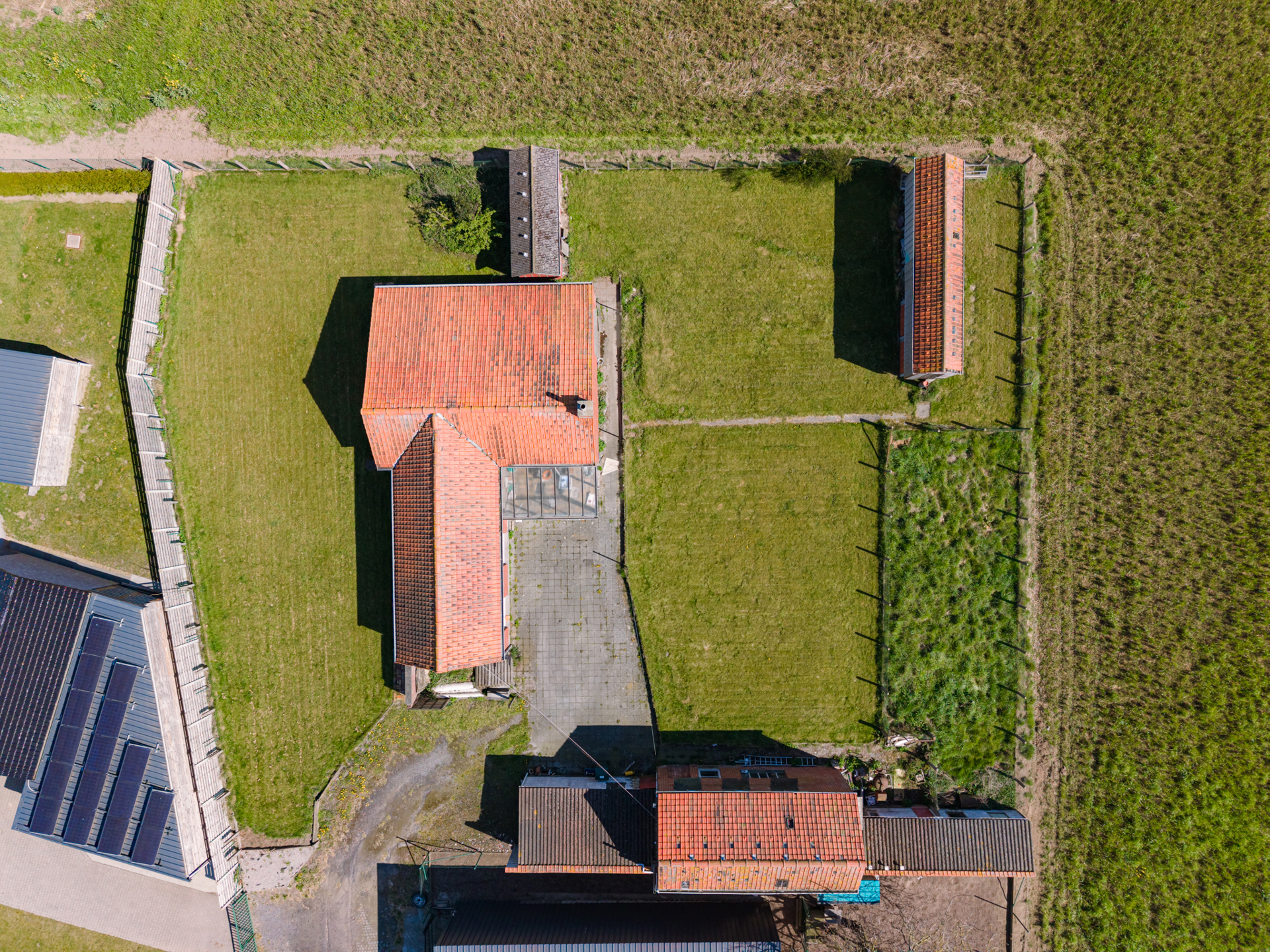 Te renoveren landelijke hoeve op 1.350 m² in Lichtervelde - foto 5