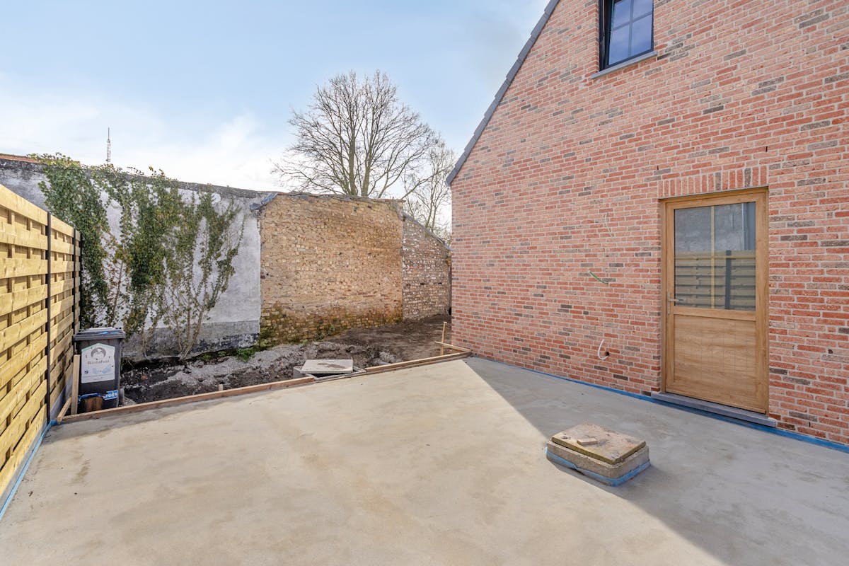 Halfopen nieuwbouwwoning te koop met 3 kamers, oprit en tuin - foto 5