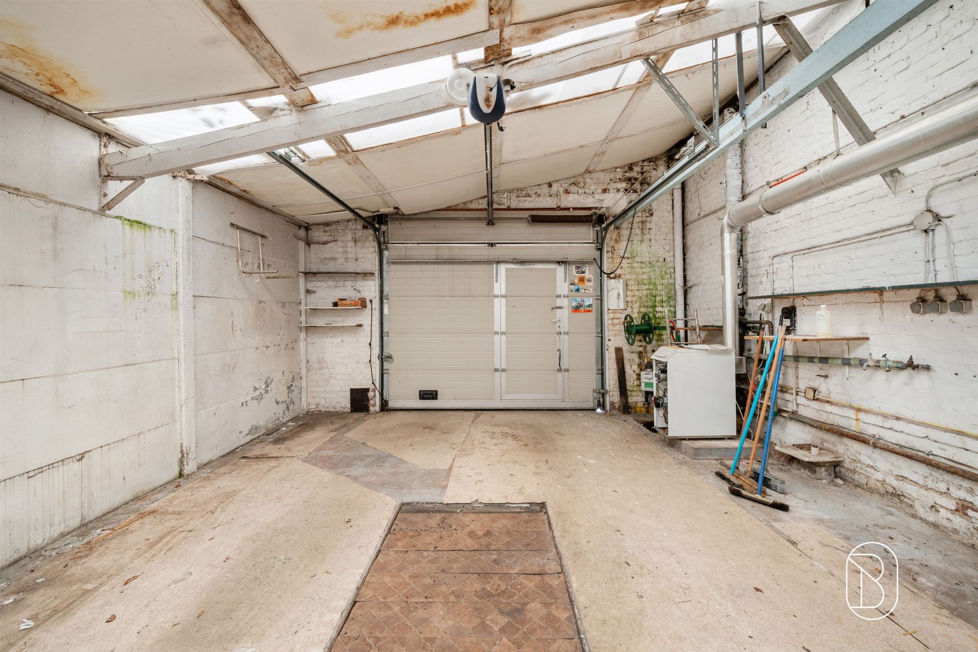 Woning met tuin en grote garage - foto 4
