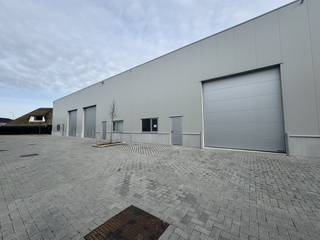 Dit project combineert een robuuste constructie met een moderne uitstraling en een uitstekende bereikbaarheid.De site is gelegen aan de...