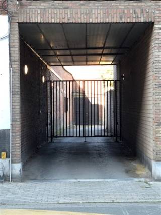 <p><span>Garage located at Kortrijk, Veldstraat 206 </span></p>