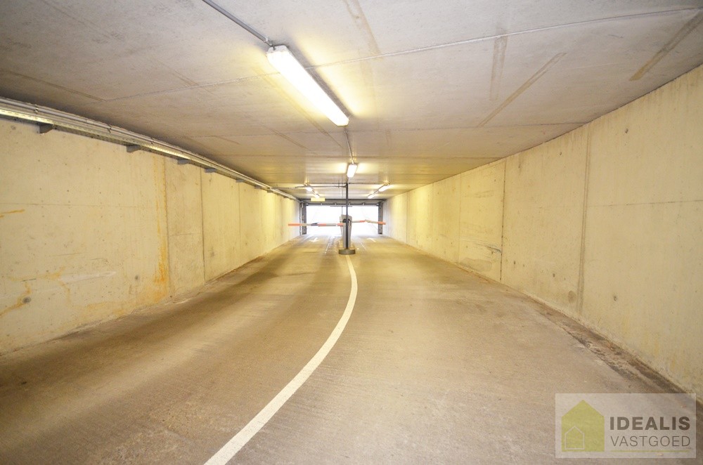 RUIME EN AFGESLOTEN PARKEERPLAATS IN HARTJE PELT ALS ONDERDEEL VAN DE ONDERGRONDSE PARKEERGARAGE FORTE! - foto 2