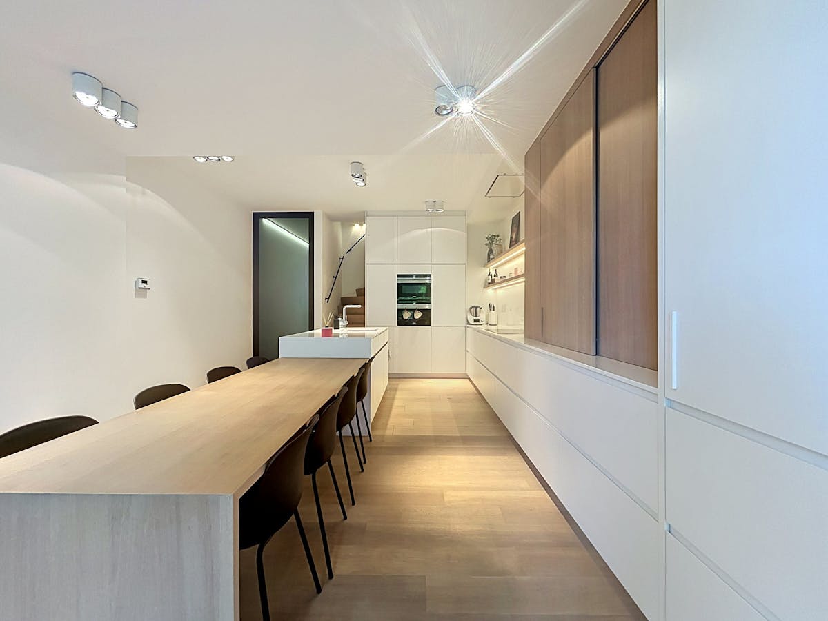Modern huis met 2 kamers te huur in Kortrijk - foto 4