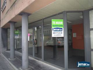 Te huur, Handelspand van 260 m², met gunstige ligging aan de Pauwengraaf. Het handelspand beschikt over verschillende bureau ruimtes, grote...