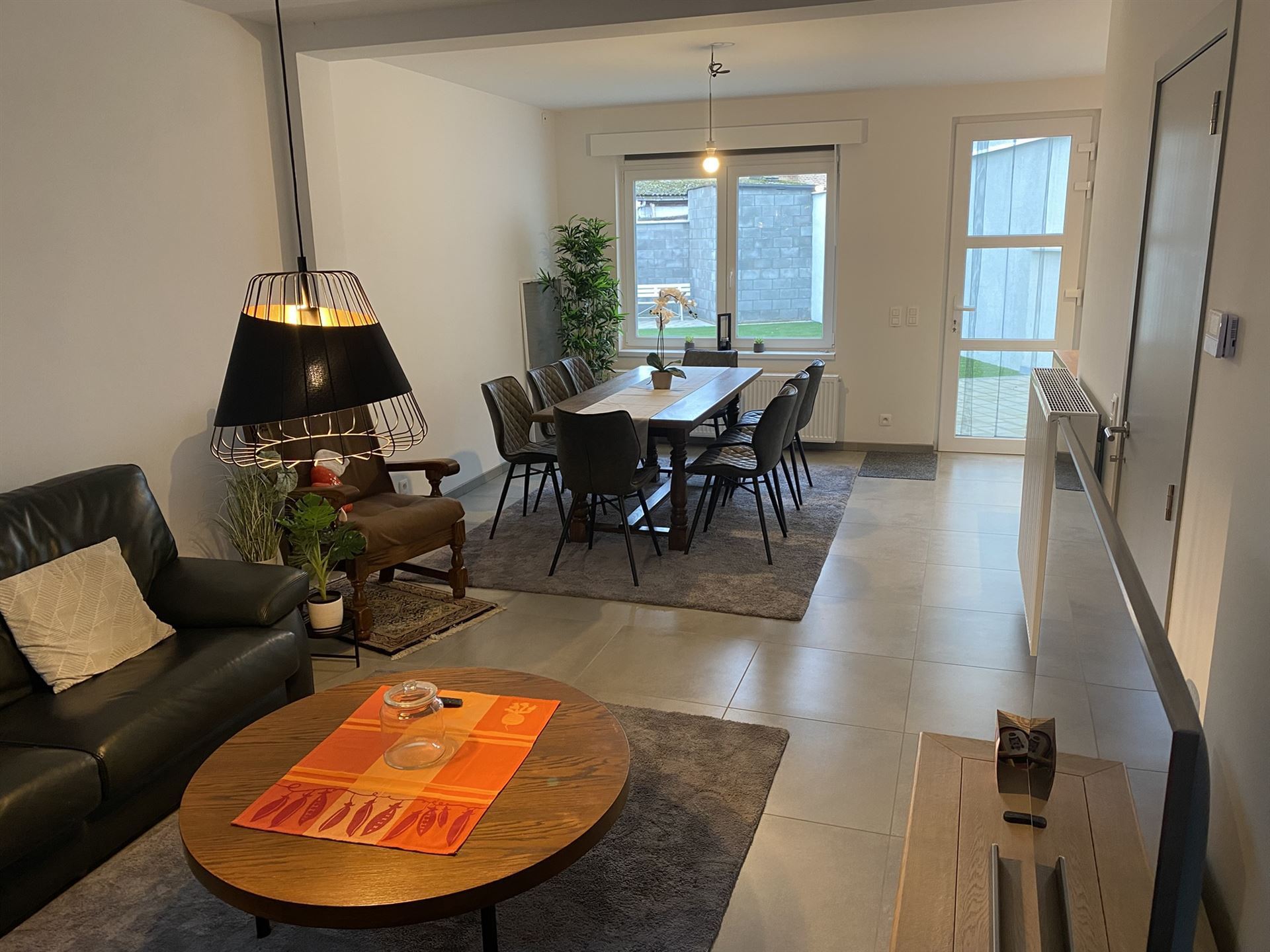 Gerenoveerde woning met 3 slaapkamers - foto 2