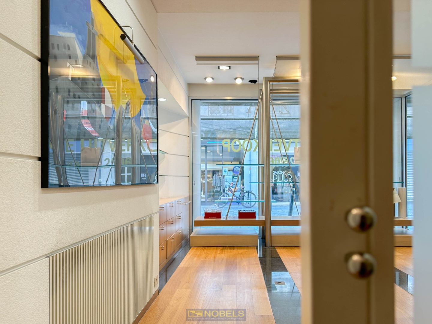 Te koop, handelspand met casco-appartement/kantoor pal in centrum Oudenaarde - photo 1