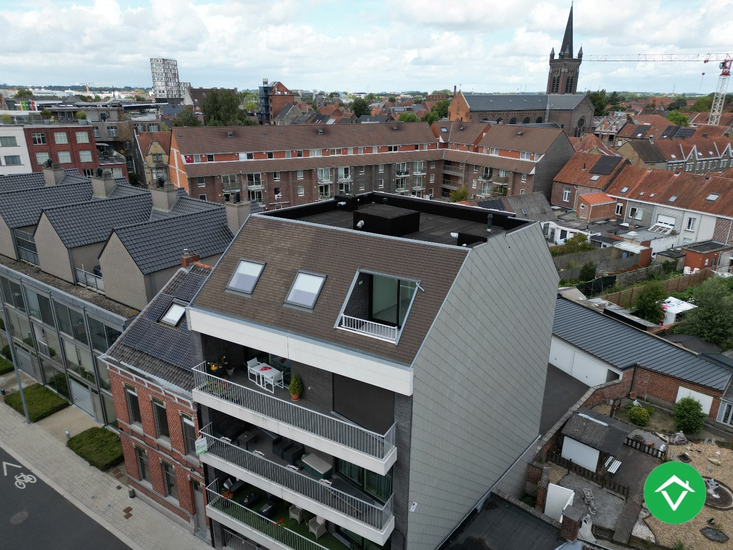 Prachtig dakappartement met twee slaapkamers, garage en twee terrassen met fenomenaal uitzicht te Roeselare - foto 4